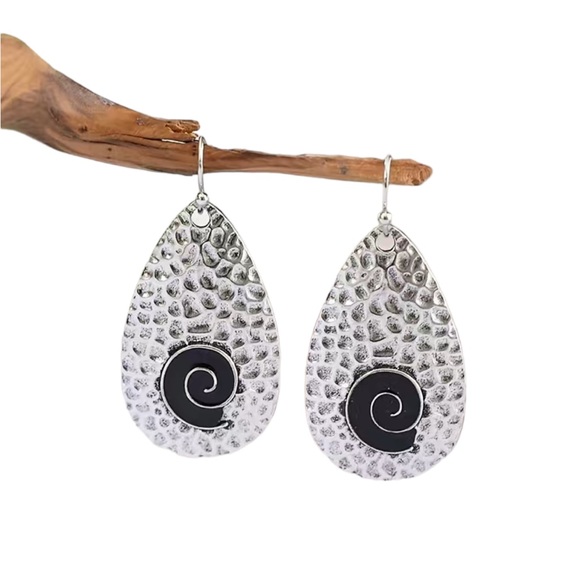 Hammered Silver With Black Teardrop Earrings - Picture 3 of 5